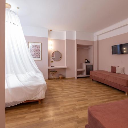 L Suites The Writer'S House Gythio Bagian luar foto