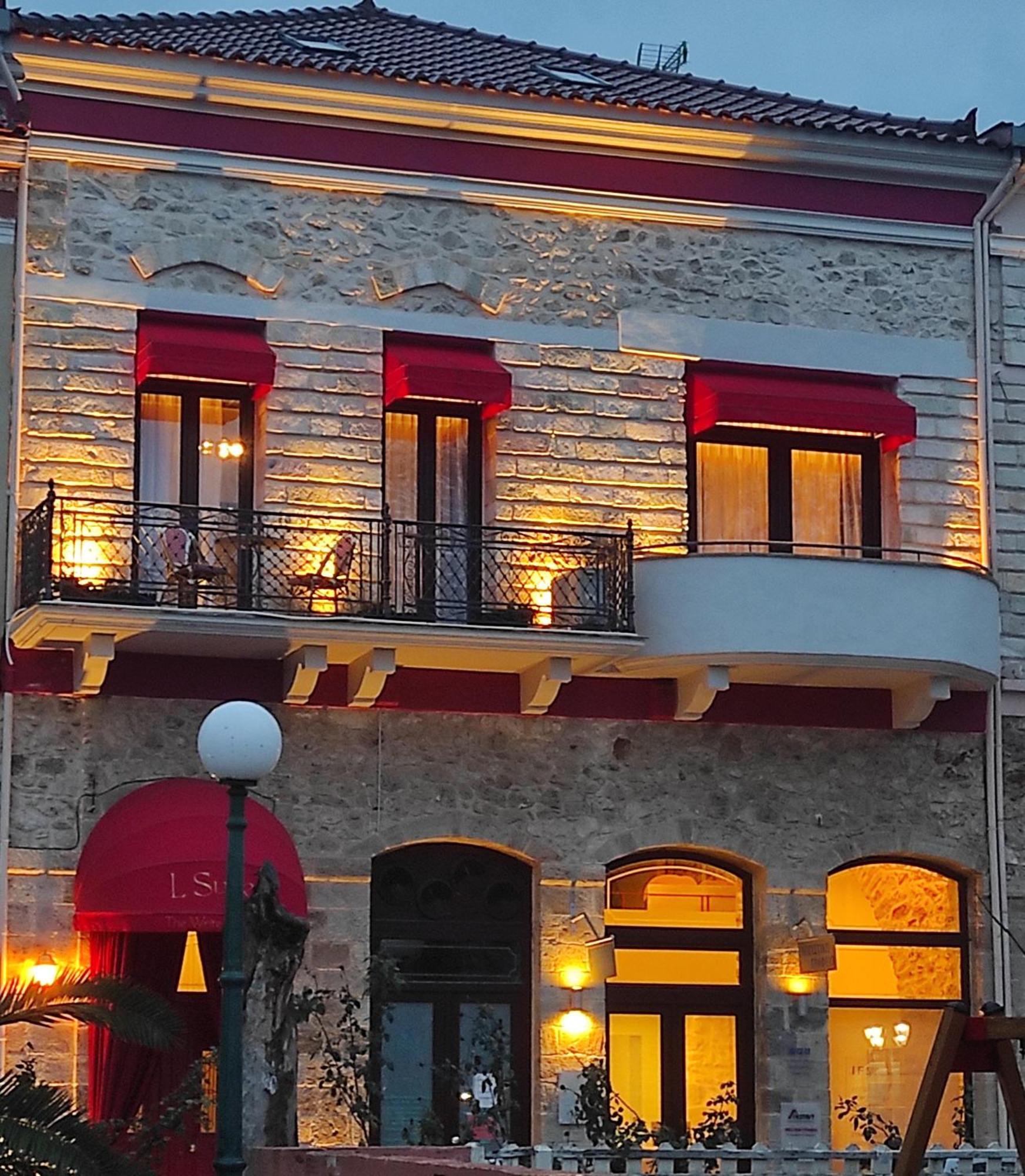 L Suites The Writer'S House Gythio Bagian luar foto