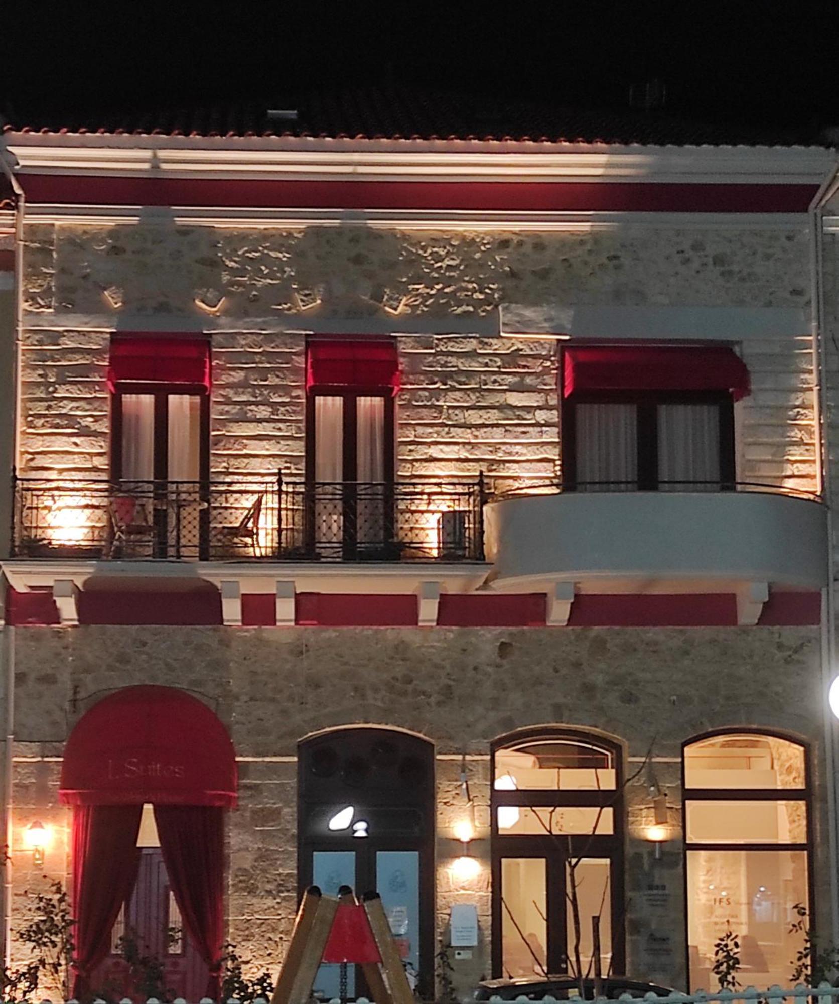 L Suites The Writer'S House Gythio Bagian luar foto