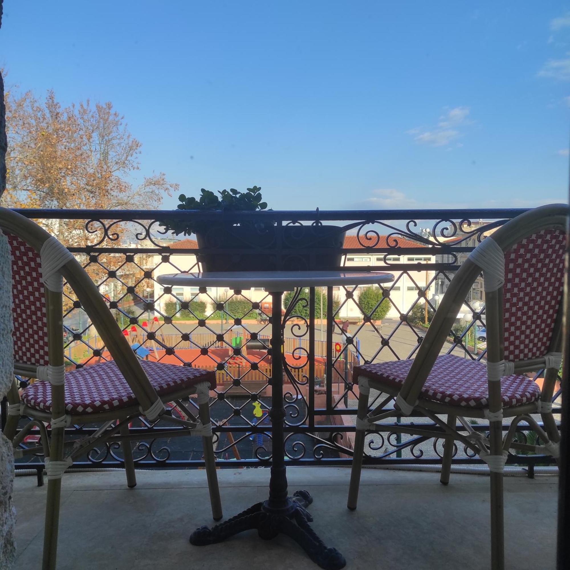 L Suites The Writer'S House Gythio Bagian luar foto