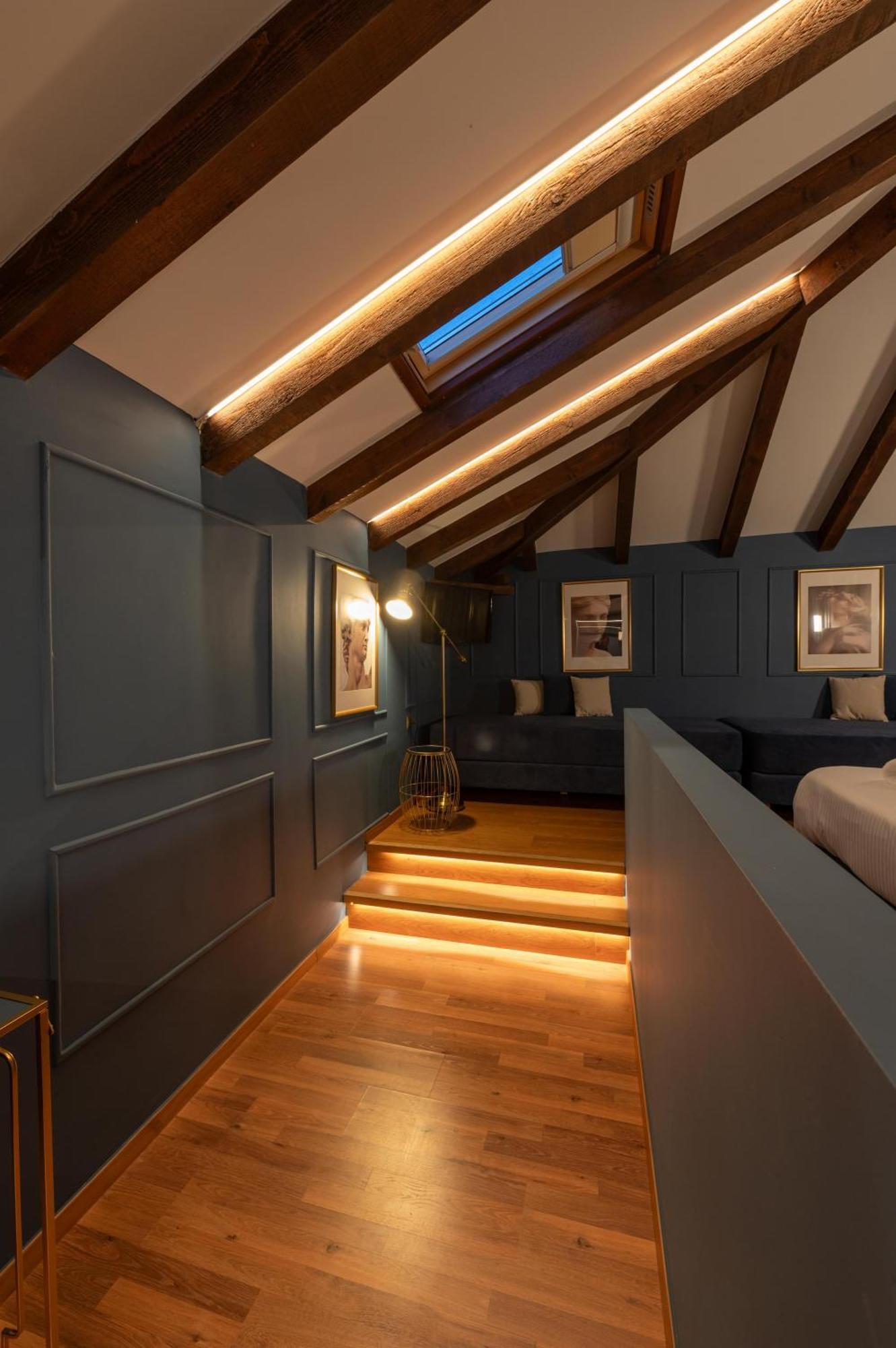 L Suites The Writer'S House Gythio Bagian luar foto